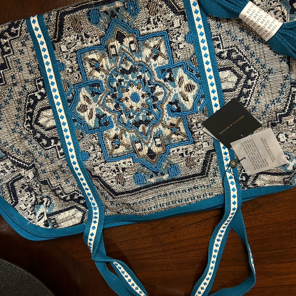 America and Beyond weekender duffel Tote NWT